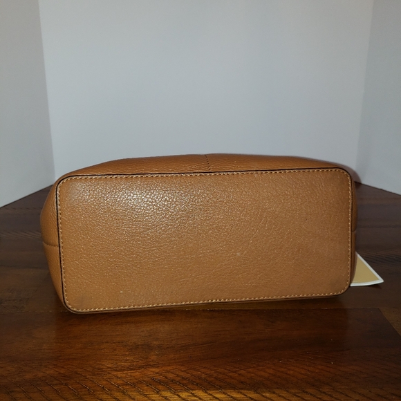 Michael Kors Bedford Leather Purse - Picture 7 of 12
